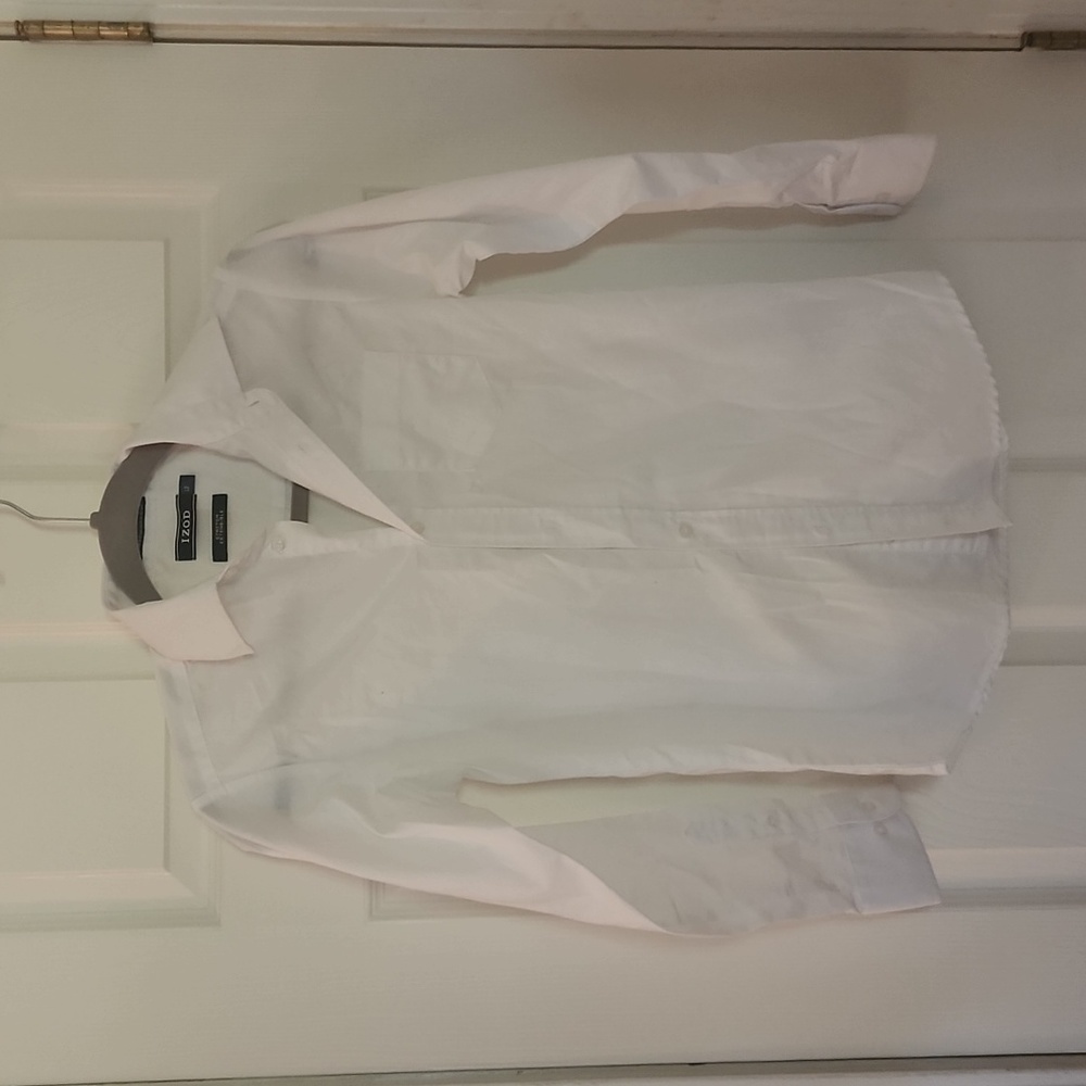 NWOT IZOD boys white button down shirt